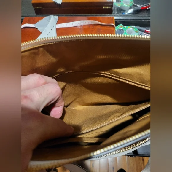 Coach Off-White Tote Bag - Picture 9 of 9